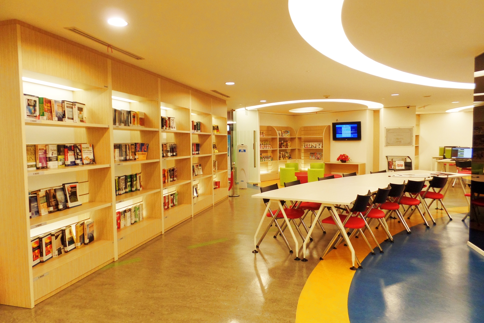 TRAINING MANAJEMEN ARSIP DINAMIS DAN MANAJEMEN PERPUSTAKAAN BERBASIS TI